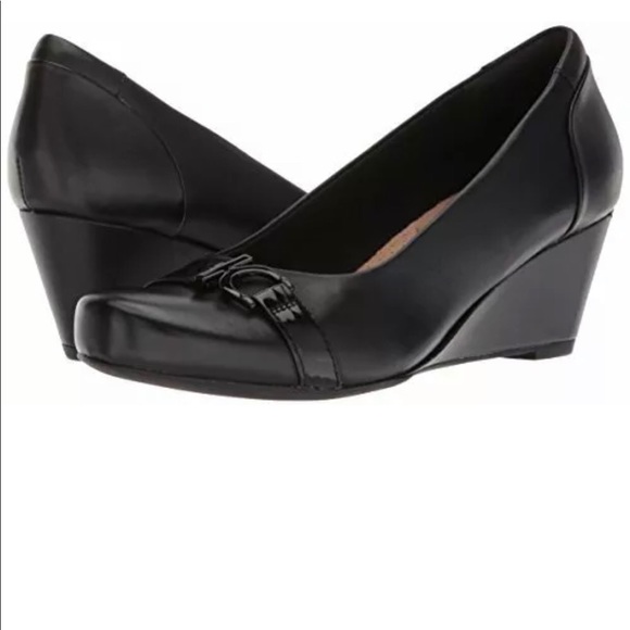 Clarks Shoes - Clarks Women's Flores Poppy Wedge Pump. Size 8.5